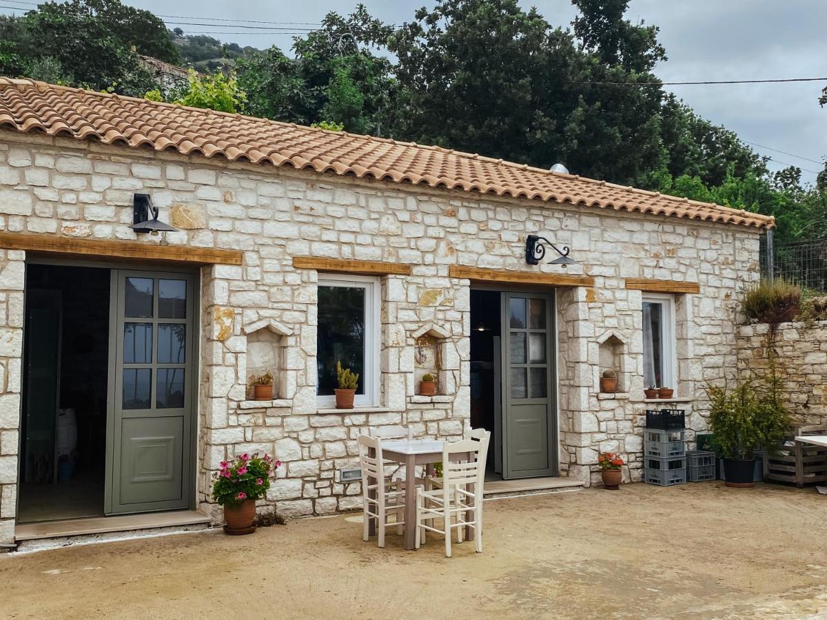 Elea Guesthouse Himare Exterior photo