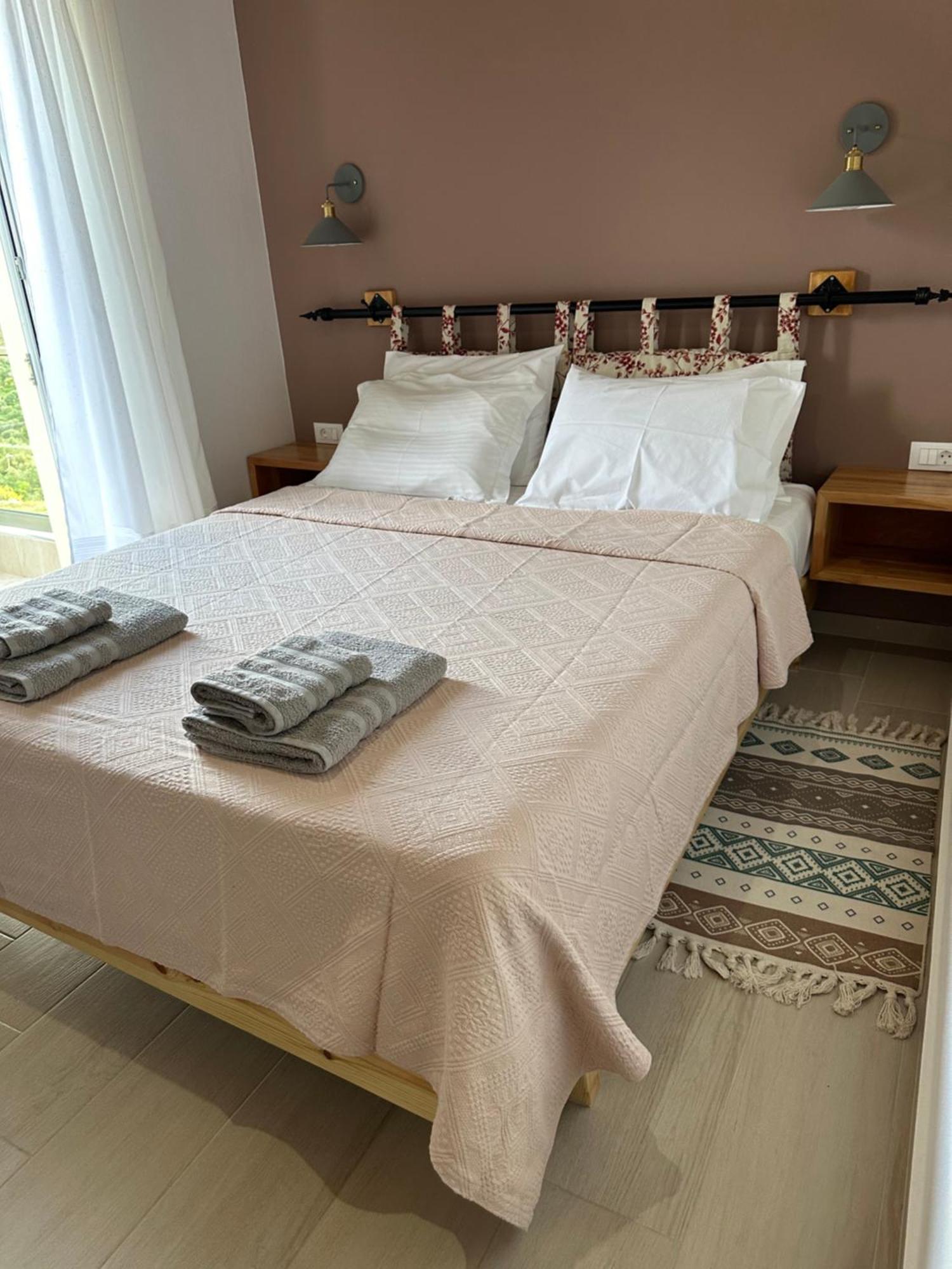 Elea Guesthouse Himare Exterior photo